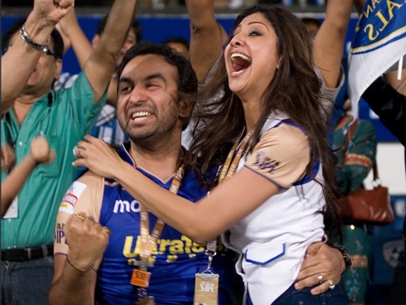 Bolly Celebs Enjoys IPL Matches - 3 / 74 photos