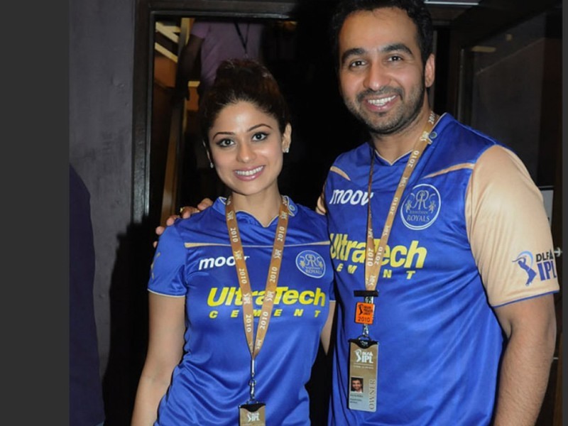 Bolly Celebs Enjoys IPL Matches - 5 / 74 photos