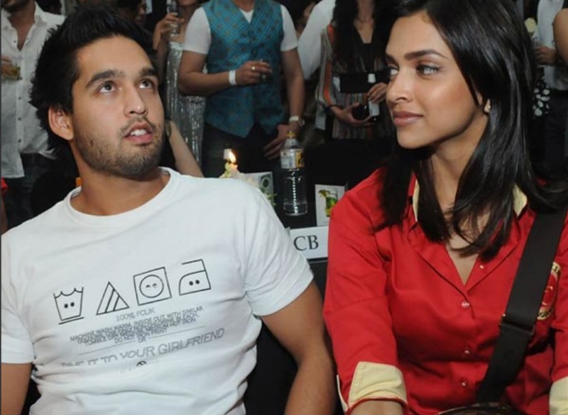 Bolly Celebs Enjoys IPL Matches - 10 / 74 photos