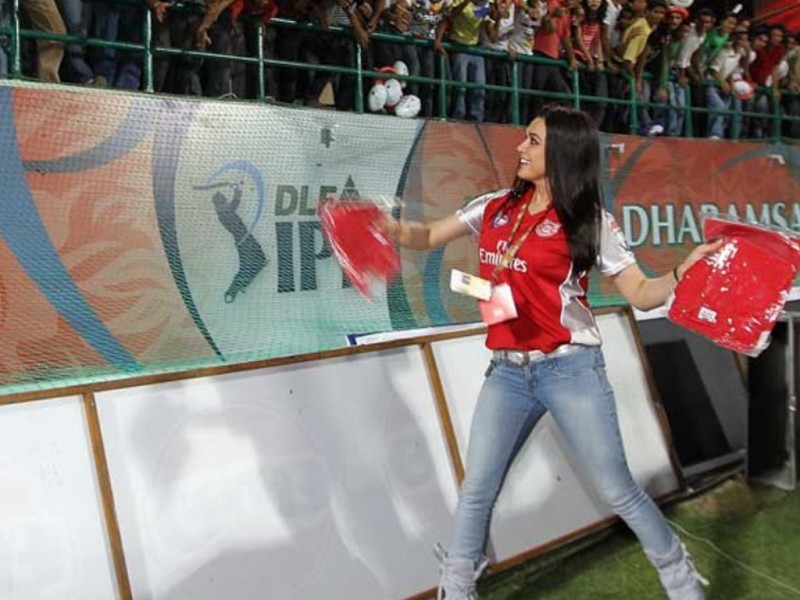 Bolly Celebs Enjoys IPL Matches - 48 / 74 photos