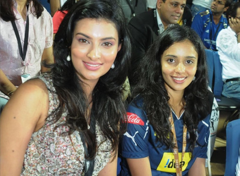 Bolly Celebs Enjoys IPL Matches - 50 / 74 photos
