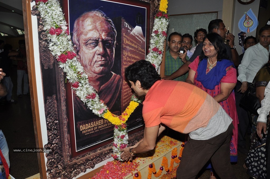 Bolly Celebs at Dadasaheb Phalke Academy Awards 2014 - 2 / 91 photos