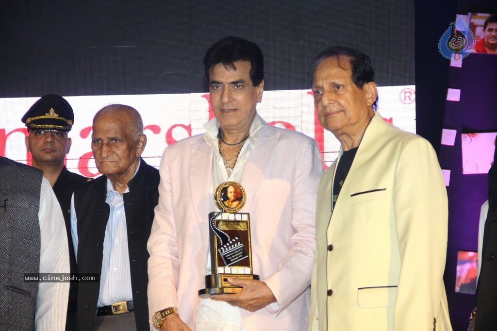 Bolly Celebs at Dadasaheb Phalke Academy Awards 2014 - 4 / 91 photos