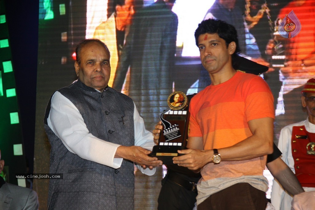 Bolly Celebs at Dadasaheb Phalke Academy Awards 2014 - 59 / 91 photos