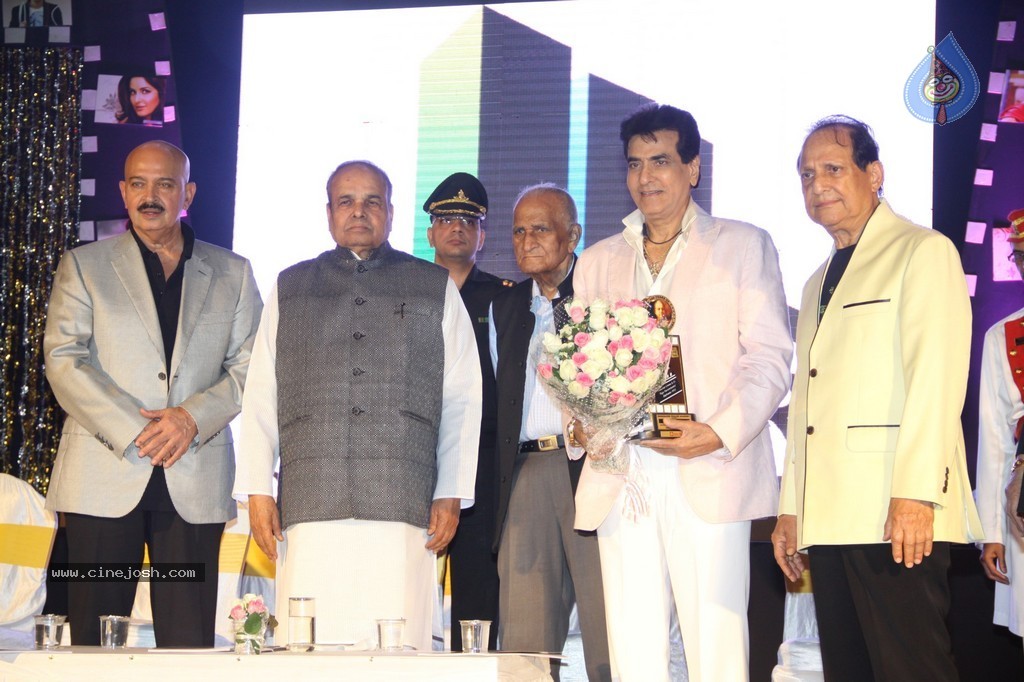 Bolly Celebs at Dadasaheb Phalke Academy Awards 2014 - 77 / 91 photos