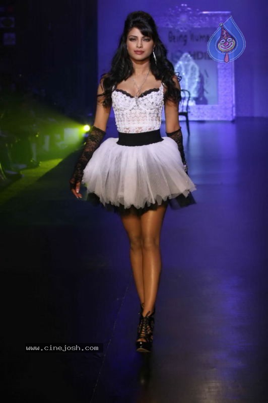 Bolly Celebs Human Fashion Show at HDIL India Couture Week - 83 / 104 photos