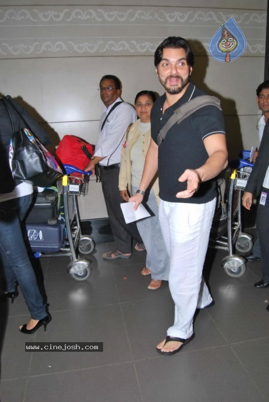 Bolly Celebs Leave for IIFA Awards Event - 6 / 93 photos