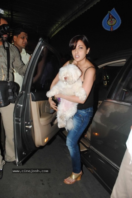 Bolly Celebs Leave for IIFA Awards Event - 10 / 93 photos