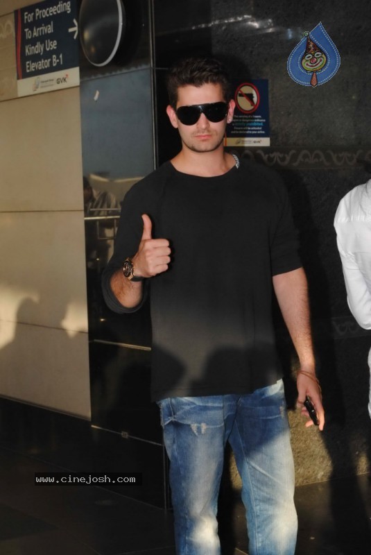 Bolly Celebs Leave for IIFA Awards Event - 16 / 93 photos