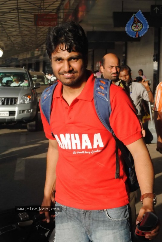 Bolly Celebs Leave for IIFA Awards Event - 25 / 93 photos