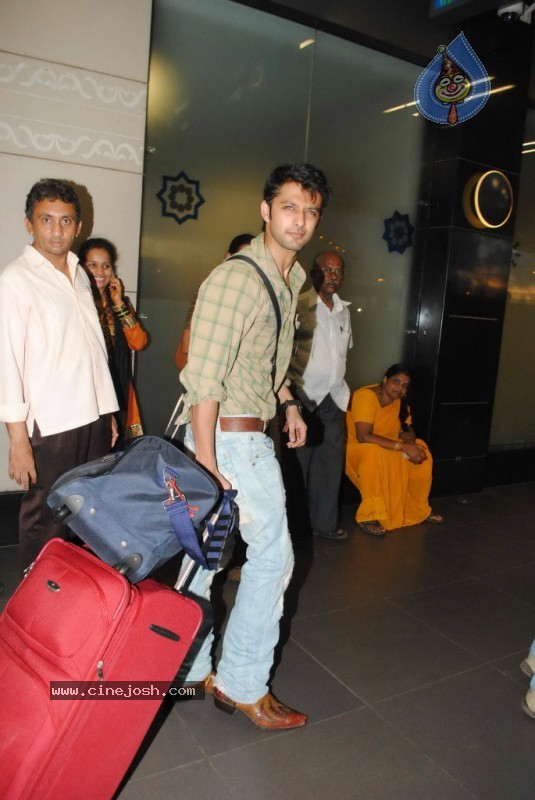 Bolly Celebs Leave for IIFA Awards Event - 40 / 93 photos
