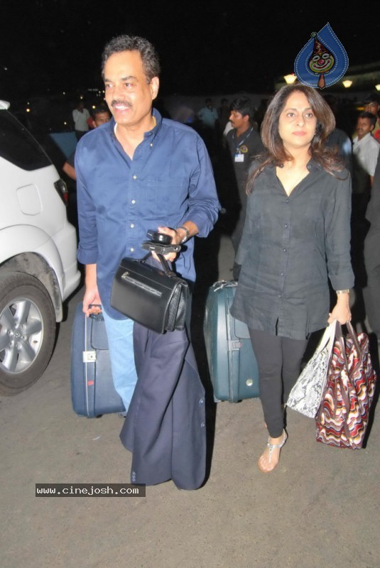 Bolly Celebs Leave for IIFA Awards Event - 55 / 93 photos