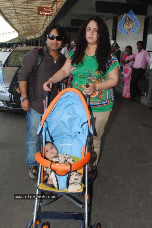 Bolly Celebs Leave for IIFA Awards Event - 88 / 93 photos