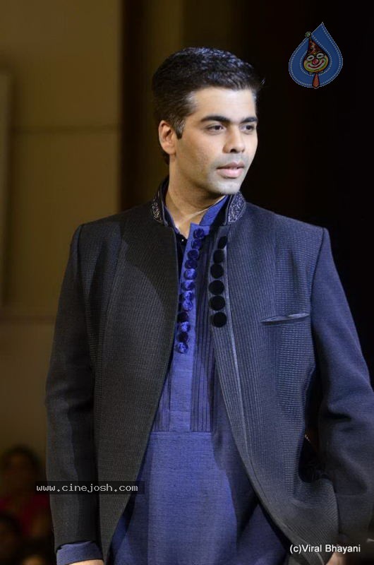 Bolly Celebs Ramp Walk at Mijwan Show - 35 / 138 photos