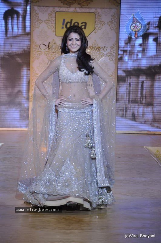 Bolly Celebs Ramp Walk at Mijwan Show - 37 / 138 photos