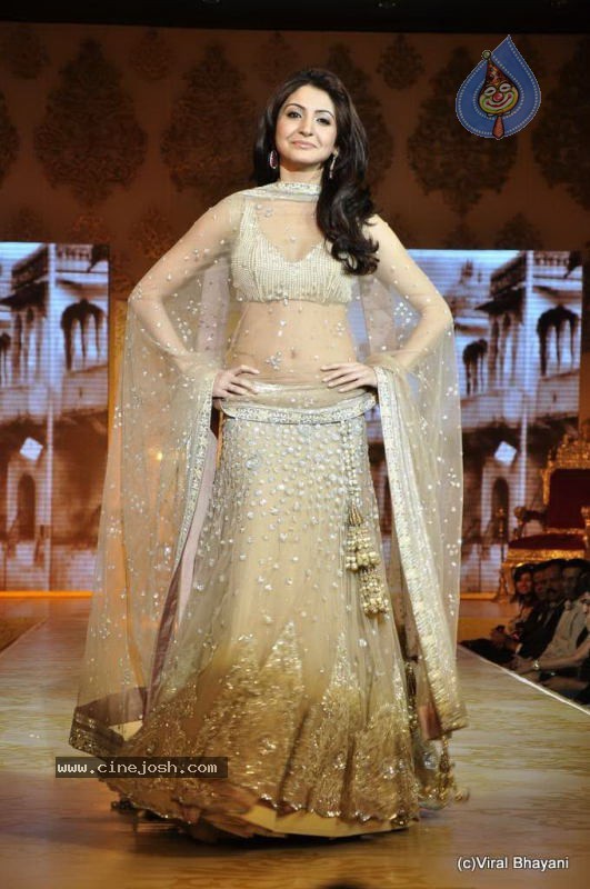 Bolly Celebs Ramp Walk at Mijwan Show - 48 / 138 photos