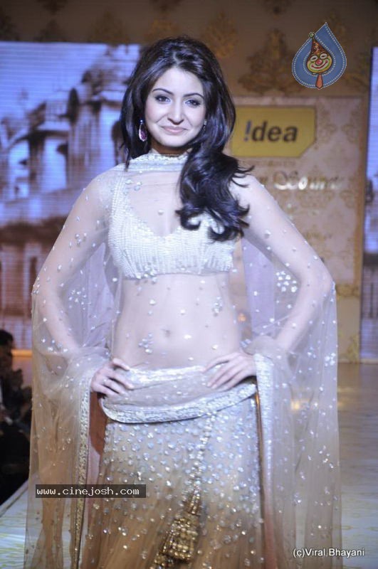 Bolly Celebs Ramp Walk at Mijwan Show - 50 / 138 photos