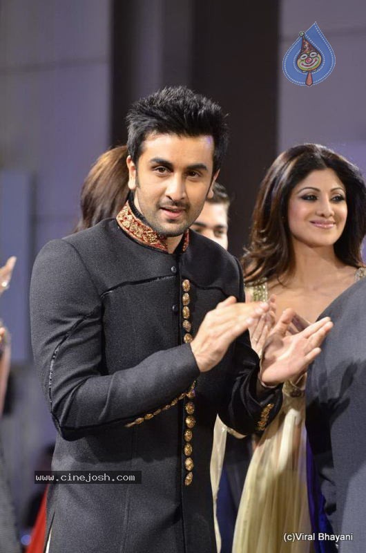 Bolly Celebs Ramp Walk at Mijwan Show - 78 / 138 photos