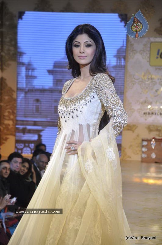 Bolly Celebs Ramp Walk at Mijwan Show - 95 / 138 photos