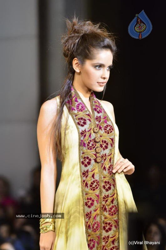 Bolly Celebs Ramp Walk at Mijwan Show - 103 / 138 photos