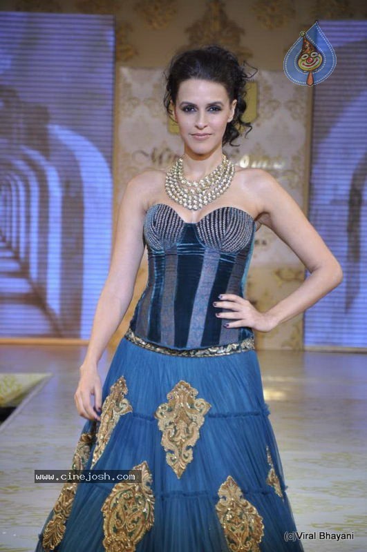 Bolly Celebs Ramp Walk at Mijwan Show - 104 / 138 photos