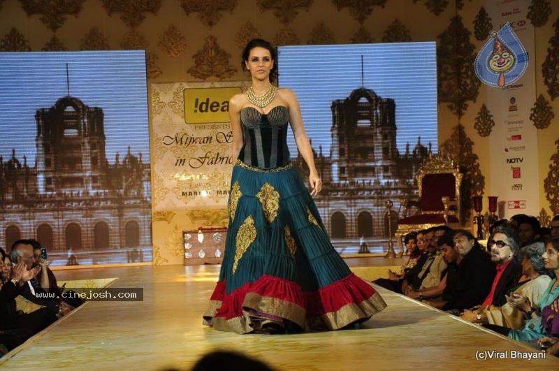Bolly Celebs Ramp Walk at Mijwan Show - 127 / 138 photos