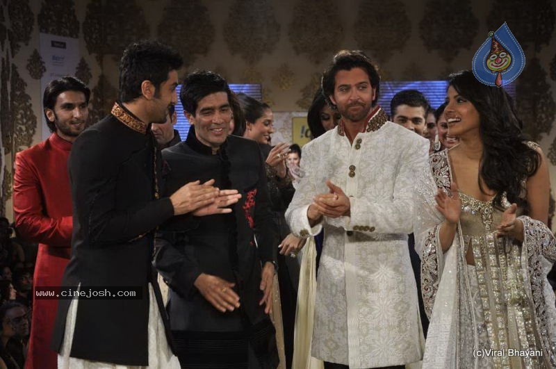 Bolly Celebs Ramp Walk at Mijwan Show - 132 / 138 photos