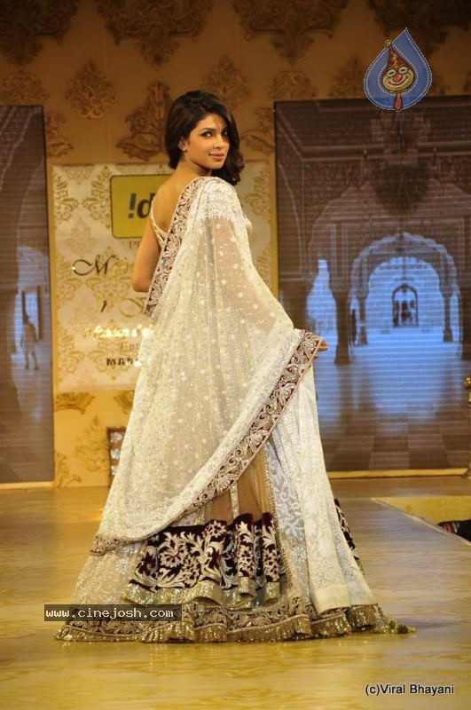 Bolly Celebs Ramp Walk at Mijwan Show - 137 / 138 photos
