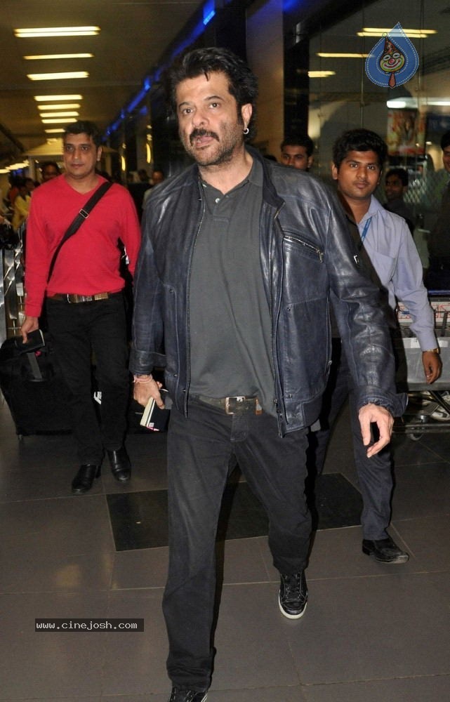 Bolly Celebs Snapped at Airport - 10 / 26 photos
