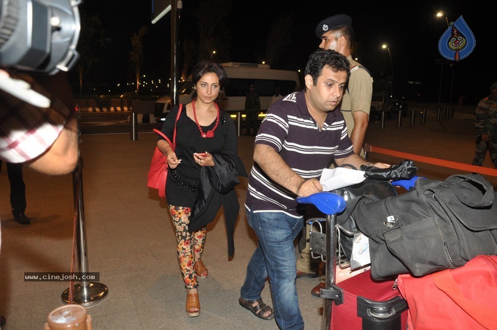 Bolly Celebs Snapped Leaving for IIFA 2014 - 50 / 77 photos