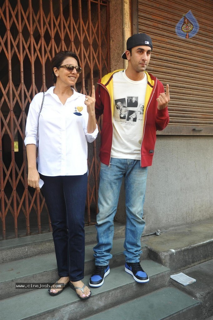 Bolly Celebs Snapped Voting for Loksabha Polls 2014 - 44 / 233 photos