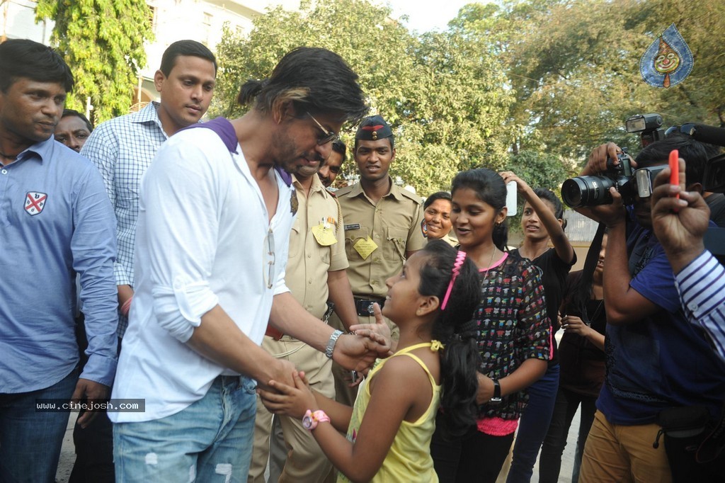Bolly Celebs Snapped Voting for Loksabha Polls 2014 - 69 / 233 photos