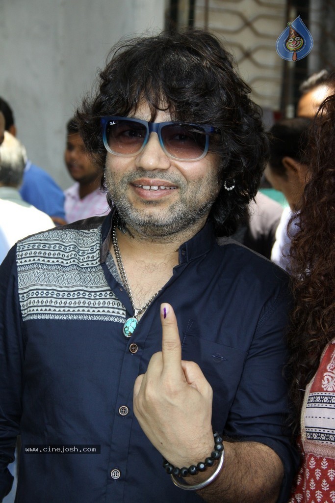 Bolly Celebs Snapped Voting for Loksabha Polls 2014 - 129 / 233 photos