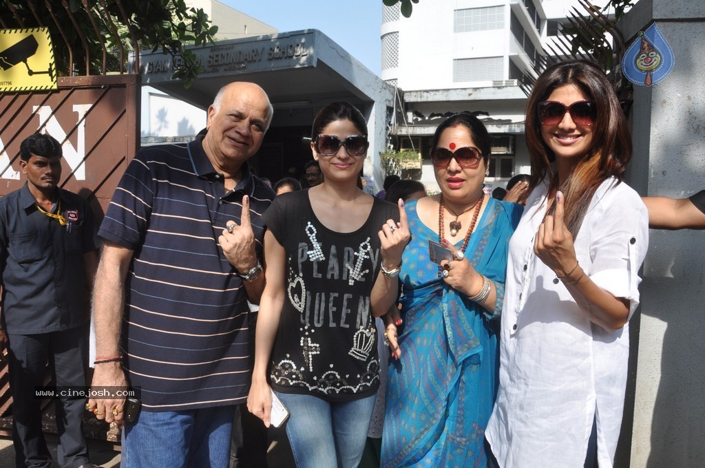 Bolly Celebs Snapped Voting for Loksabha Polls 2014 - 204 / 233 photos