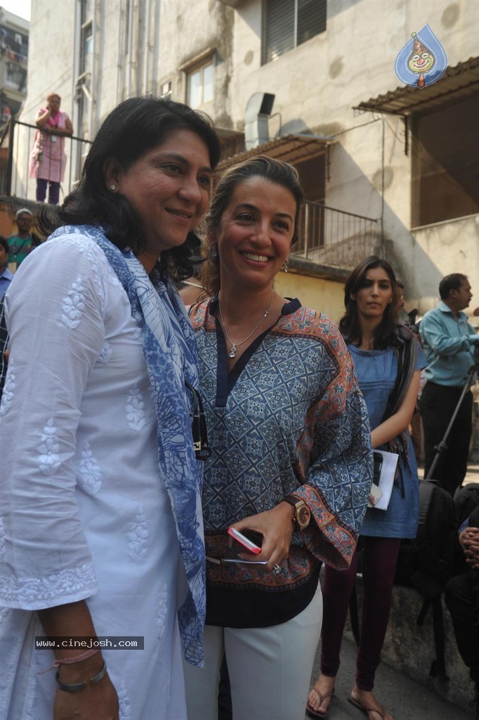 Bolly Celebs Snapped Voting for Loksabha Polls 2014 - 222 / 233 photos