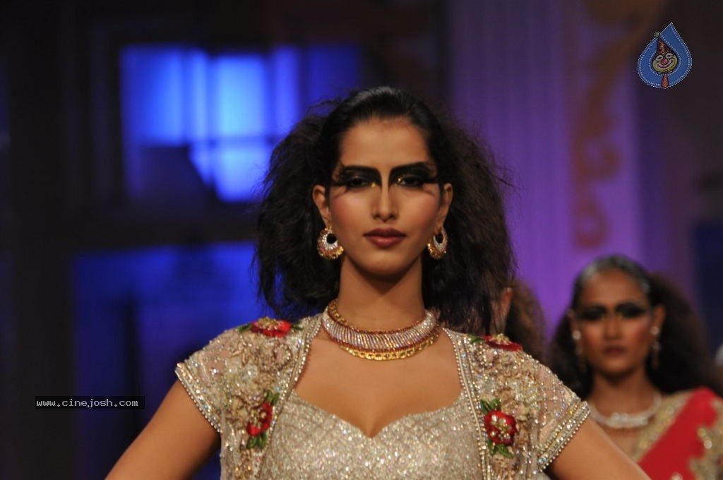 Bolly Celebs Walks the Ramp at AVIBFW- 02 - 2 / 115 photos