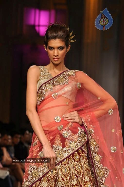 Bolly Celebs Walks the Ramp at AVIBFW- 02 - 39 / 115 photos
