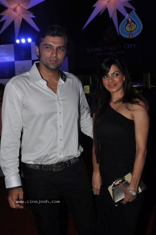 Bolly Celebs Walks the Ramp at AVIBFW- 02 - 55 / 115 photos