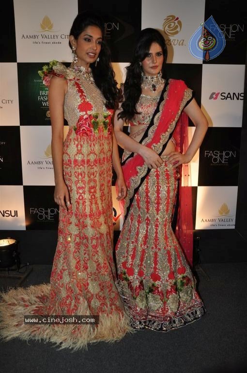 Bolly Celebs Walks the Ramp at AVIBFW- 02 - 81 / 115 photos