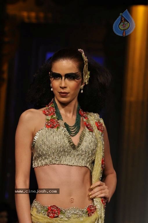 Bolly Celebs Walks the Ramp at AVIBFW- 02 - 84 / 115 photos