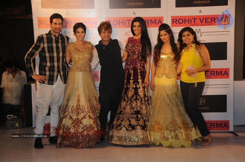 Bolly Celebs Walks the Ramp at Club Wear Fashion Show - 57 / 123 photos
