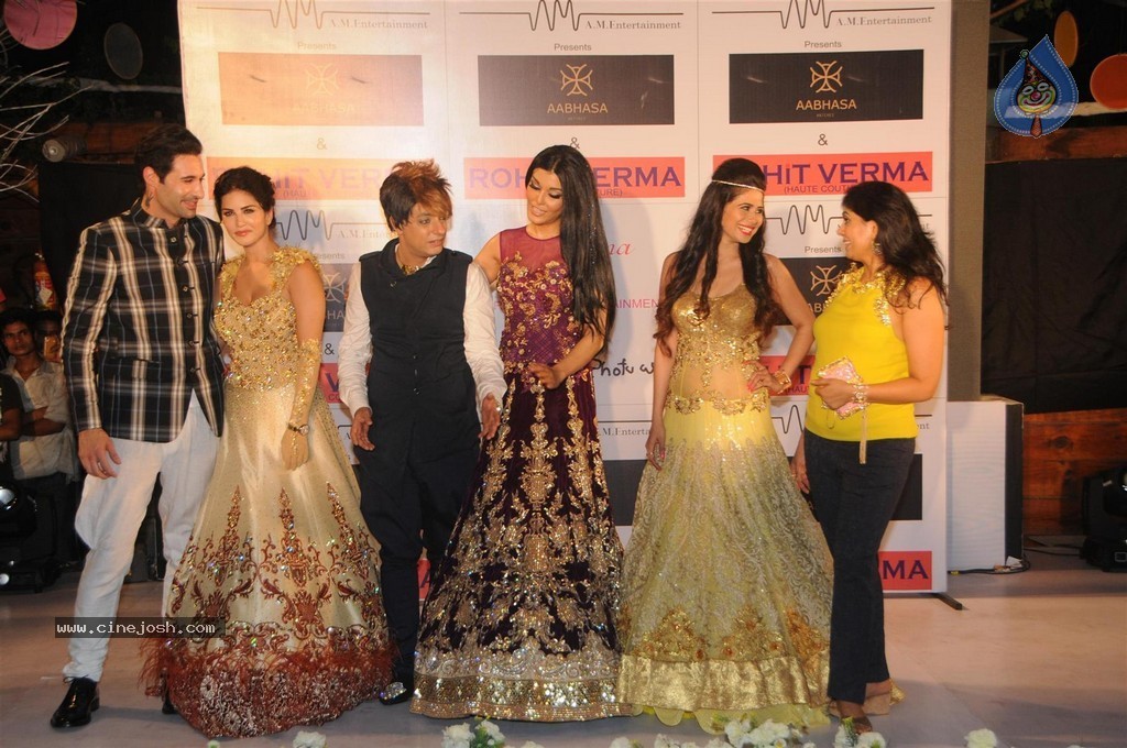 Bolly Celebs Walks the Ramp at Club Wear Fashion Show - 59 / 123 photos