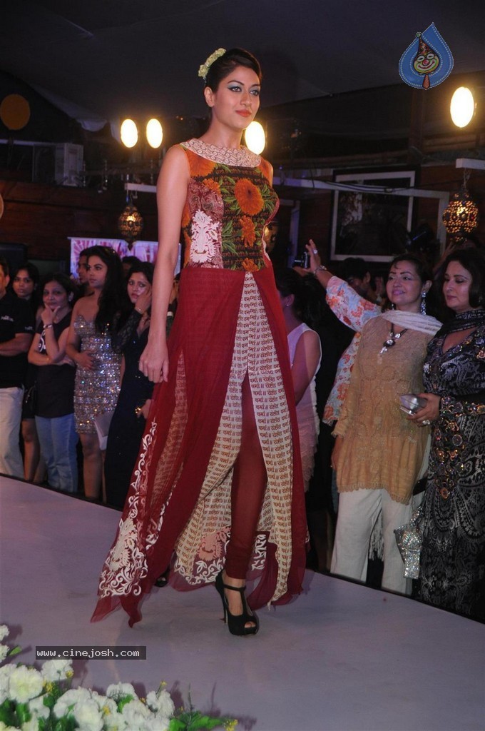 Bolly Celebs Walks the Ramp at Club Wear Fashion Show - 96 / 123 photos