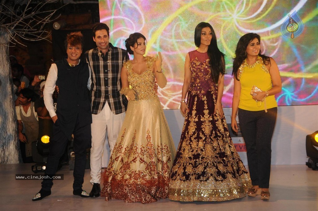 Bolly Celebs Walks the Ramp at Club Wear Fashion Show - 103 / 123 photos