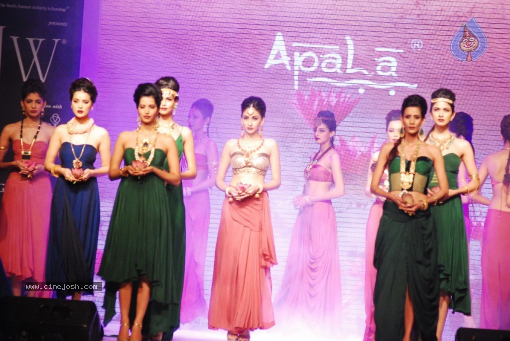 Bolly Celebs Walks the Ramp at IIJW - 142 / 152 photos