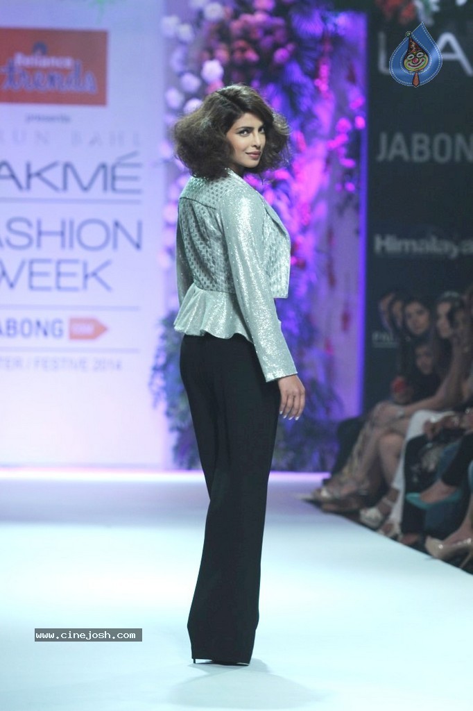 Bolly Celebs Walks the Ramp at LFW 2014 - 4 / 78 photos