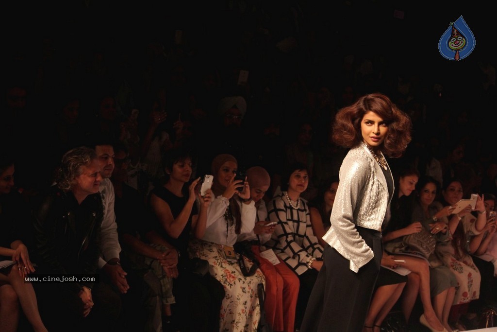 Bolly Celebs Walks the Ramp at LFW 2014 - 10 / 78 photos