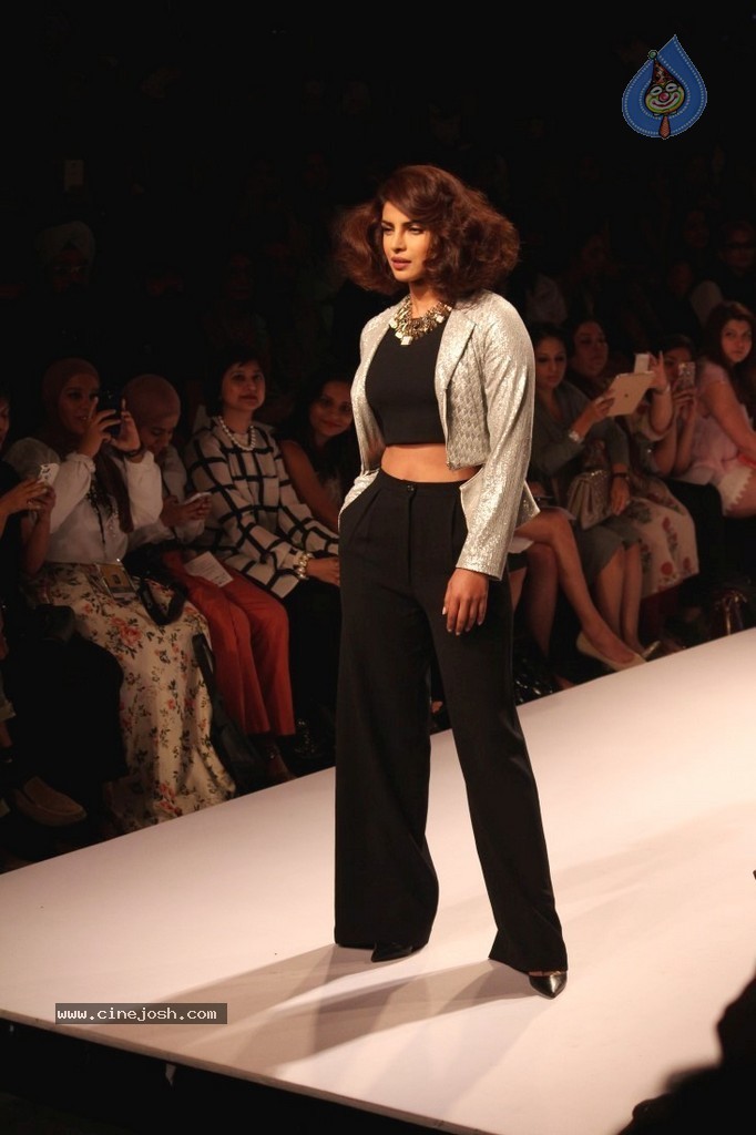 Bolly Celebs Walks the Ramp at LFW 2014 - 44 / 78 photos