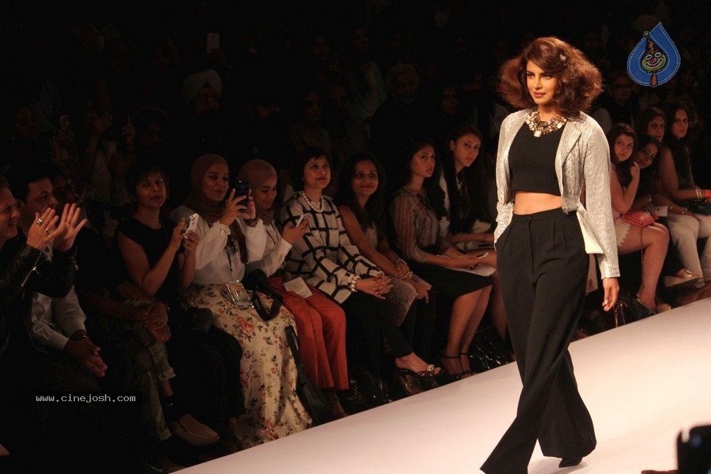 Bolly Celebs Walks the Ramp at LFW 2014 - 49 / 78 photos
