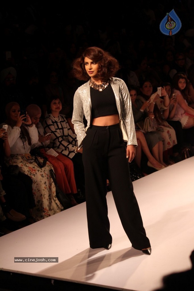 Bolly Celebs Walks the Ramp at LFW 2014 - 60 / 78 photos